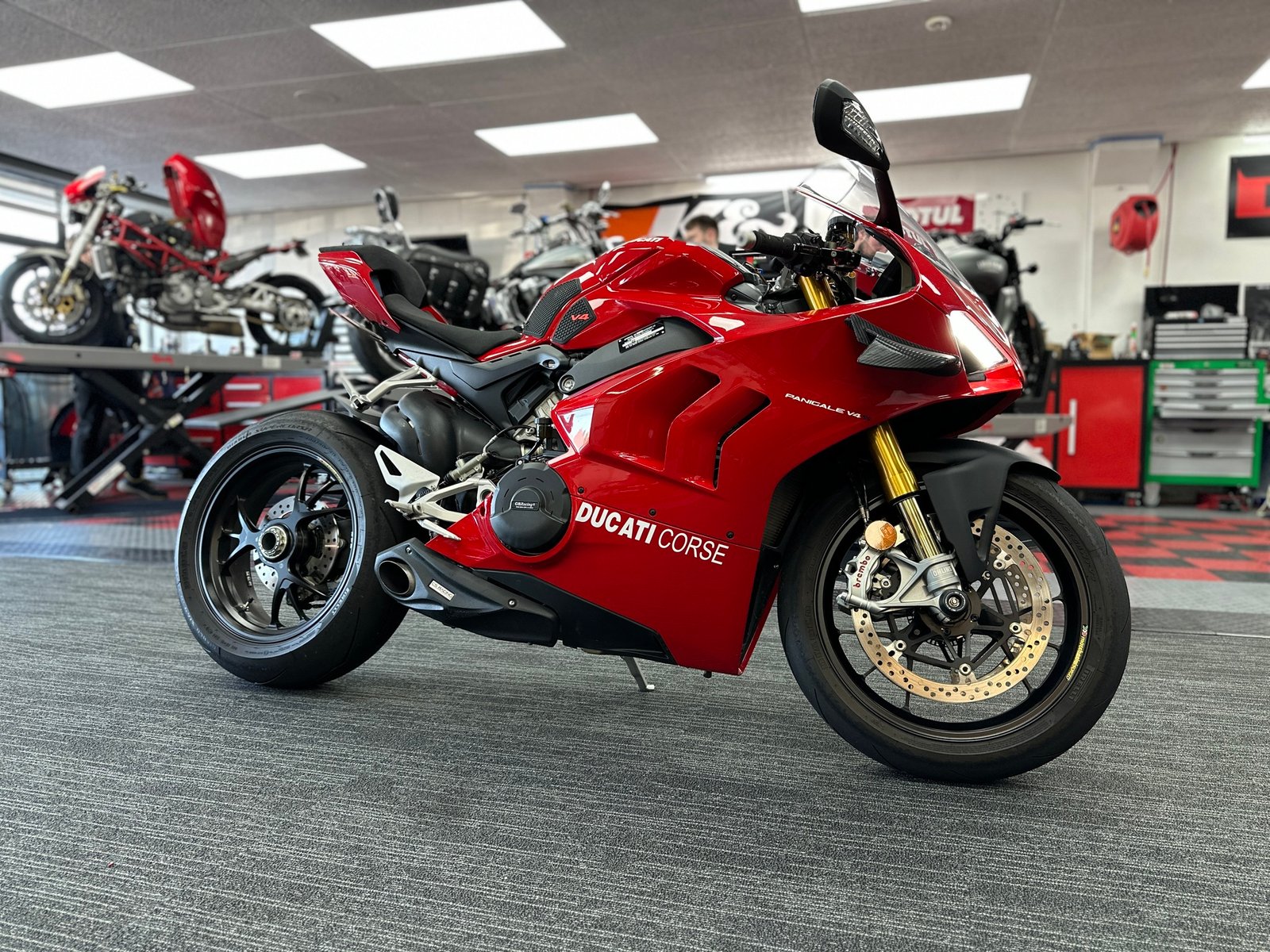 Предаване на мотоциклета